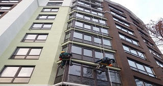 Установка крыши на балкон Петергоф цена от 1034 руб. м/2.