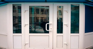 Пластиковая входная группа Петергоф, цена от 10229 руб.